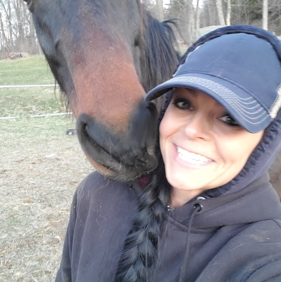 Meet your Posher, Emily - Picture 3 of 8